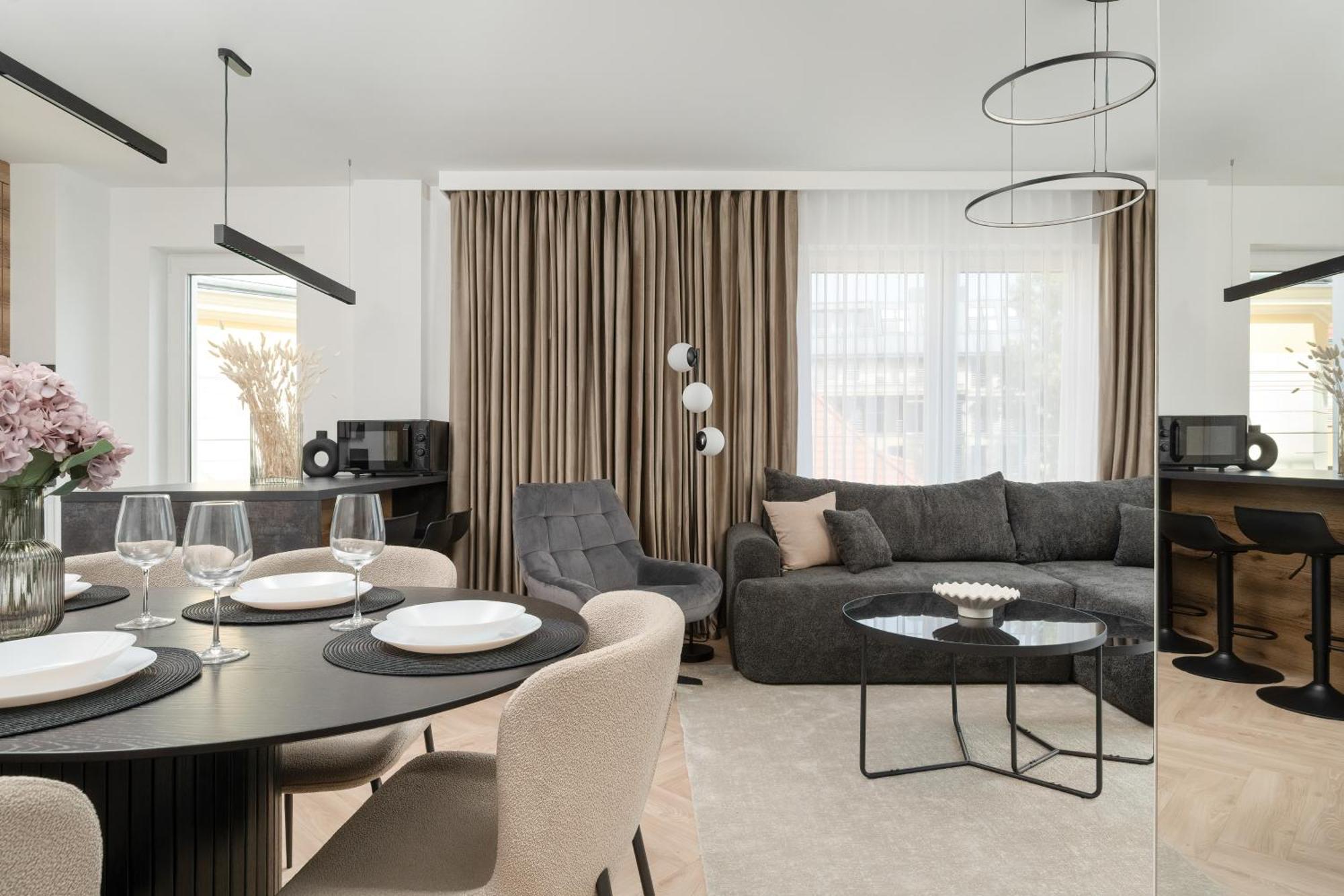 Elegancki Apartament Z Parkingiem Blisko Starego Miasta By Noclegi Renters Wrocław Eksteriør bilde